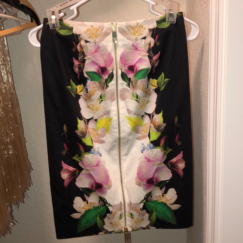 Two piece - Picture 5 of 5